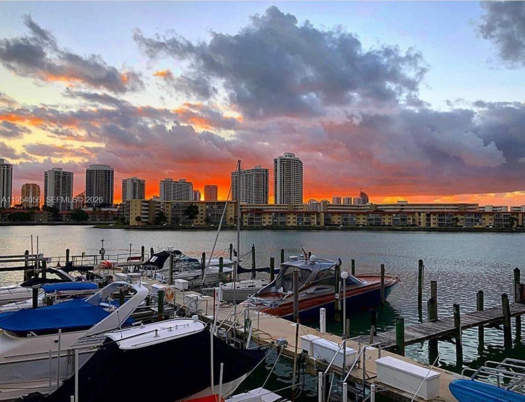 18041 Biscayne Blvd, Unit 1405, Aventura, FL 33160 Photo