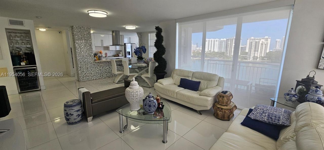 18041 Biscayne Blvd, Unit 1405, Aventura, FL 33160 Photo