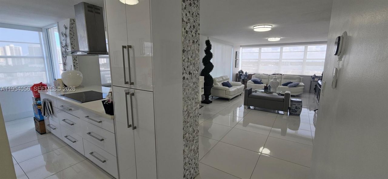 18041 Biscayne Blvd, Unit 1405, Aventura, FL 33160 Photo