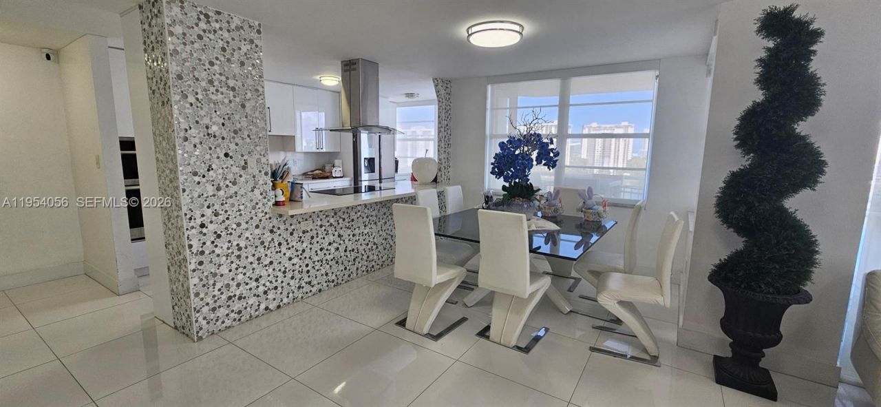 18041 Biscayne Blvd, Unit 1405, Aventura, FL 33160 Photo