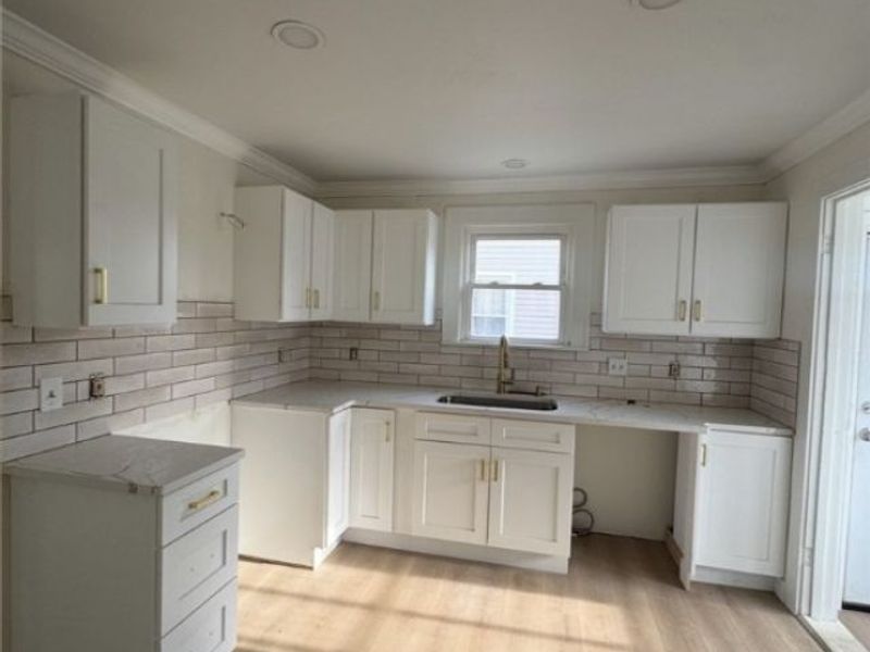 321 W Wood Street W, Lowellville, OH 44436 Photo 6