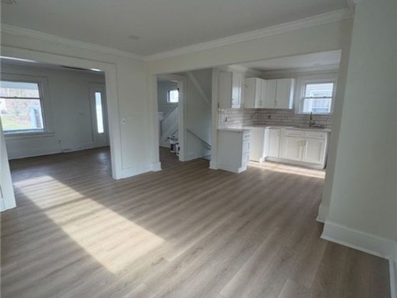 321 W Wood Street W, Lowellville, OH 44436 Photo 8