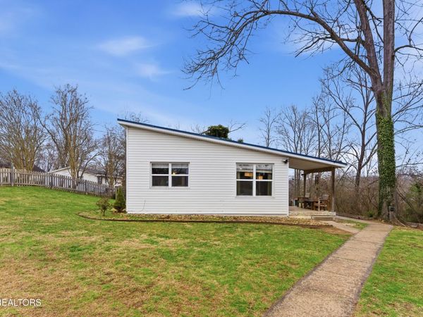 131 Princeton Ave, Oak Ridge, TN 37830