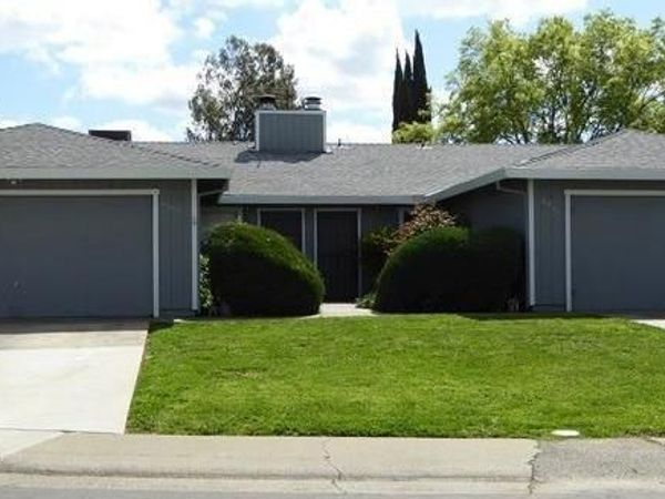 8964-8966 Laguna Vista Ct, Elk Grove, CA 95624