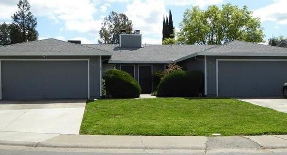 8964-8966 Laguna Vista Ct, Elk Grove, CA 95624 Photo