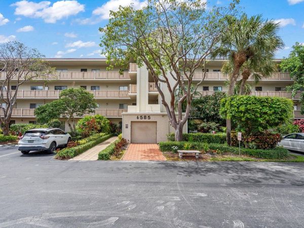 6585 Kensington Lane, Unit 204, Delray Beach, FL 33446
