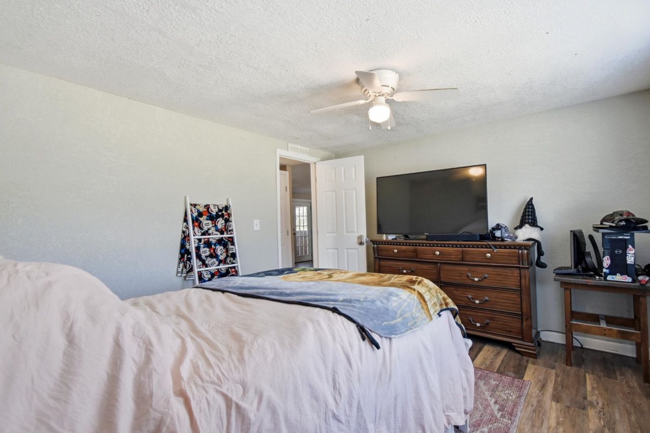 933 NE Fir Street, Pinetta, FL 00000 Photo