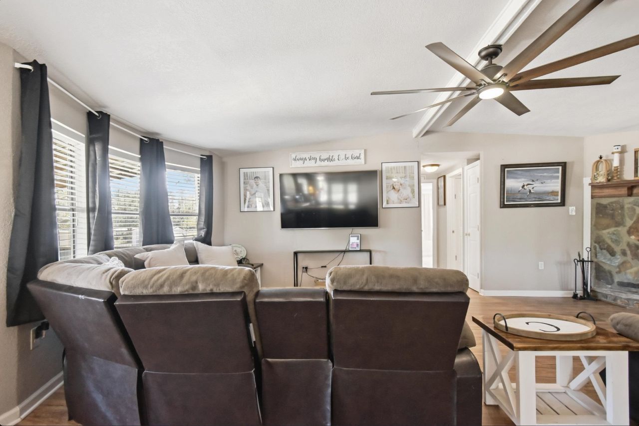 933 NE Fir Street, Pinetta, FL 00000 Photo