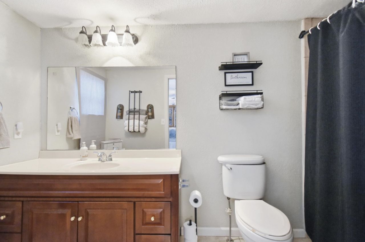 933 NE Fir Street, Pinetta, FL 00000 Photo