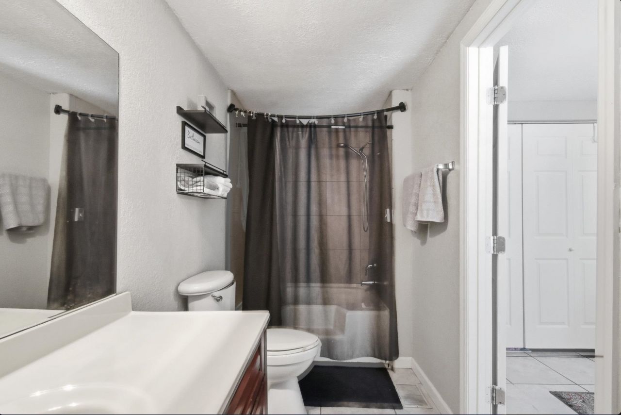 933 NE Fir Street, Pinetta, FL 00000 Photo