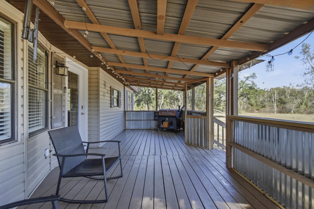 933 NE Fir Street, Pinetta, FL 00000 Photo