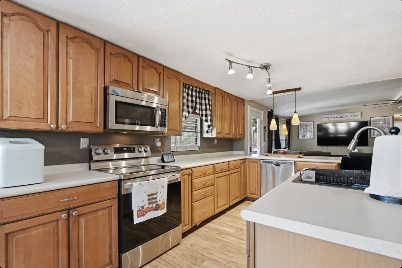 933 NE Fir Street, Pinetta, FL 00000 Photo