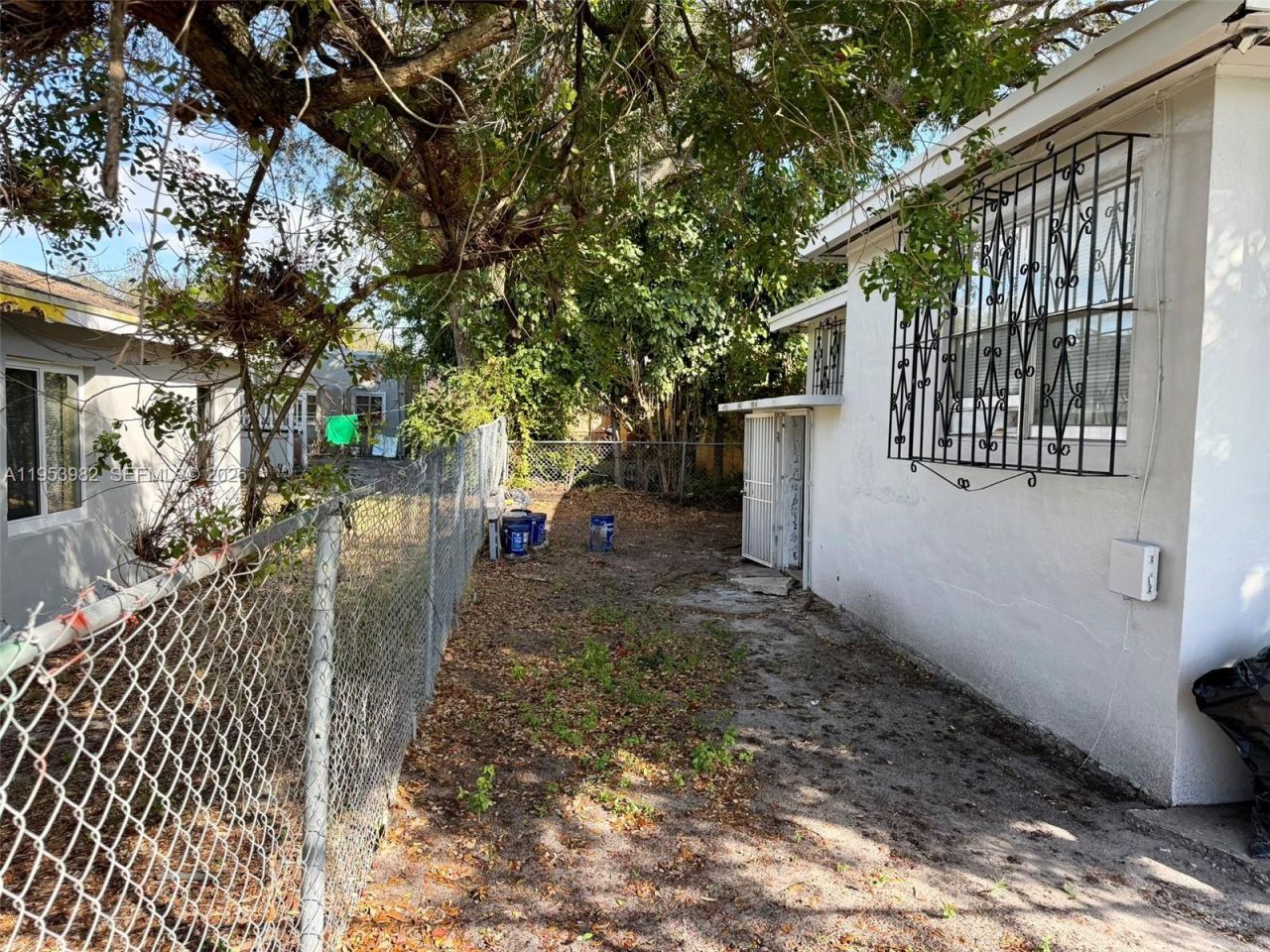 413 NW 63rd St, Miami, FL 33150 Photo