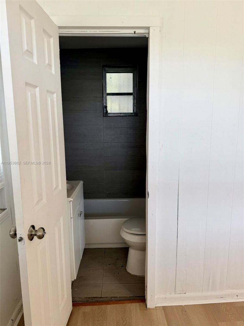 413 NW 63rd St, Miami, FL 33150 Photo