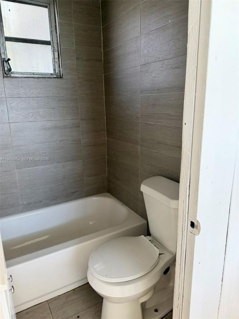 413 NW 63rd St, Miami, FL 33150 Photo