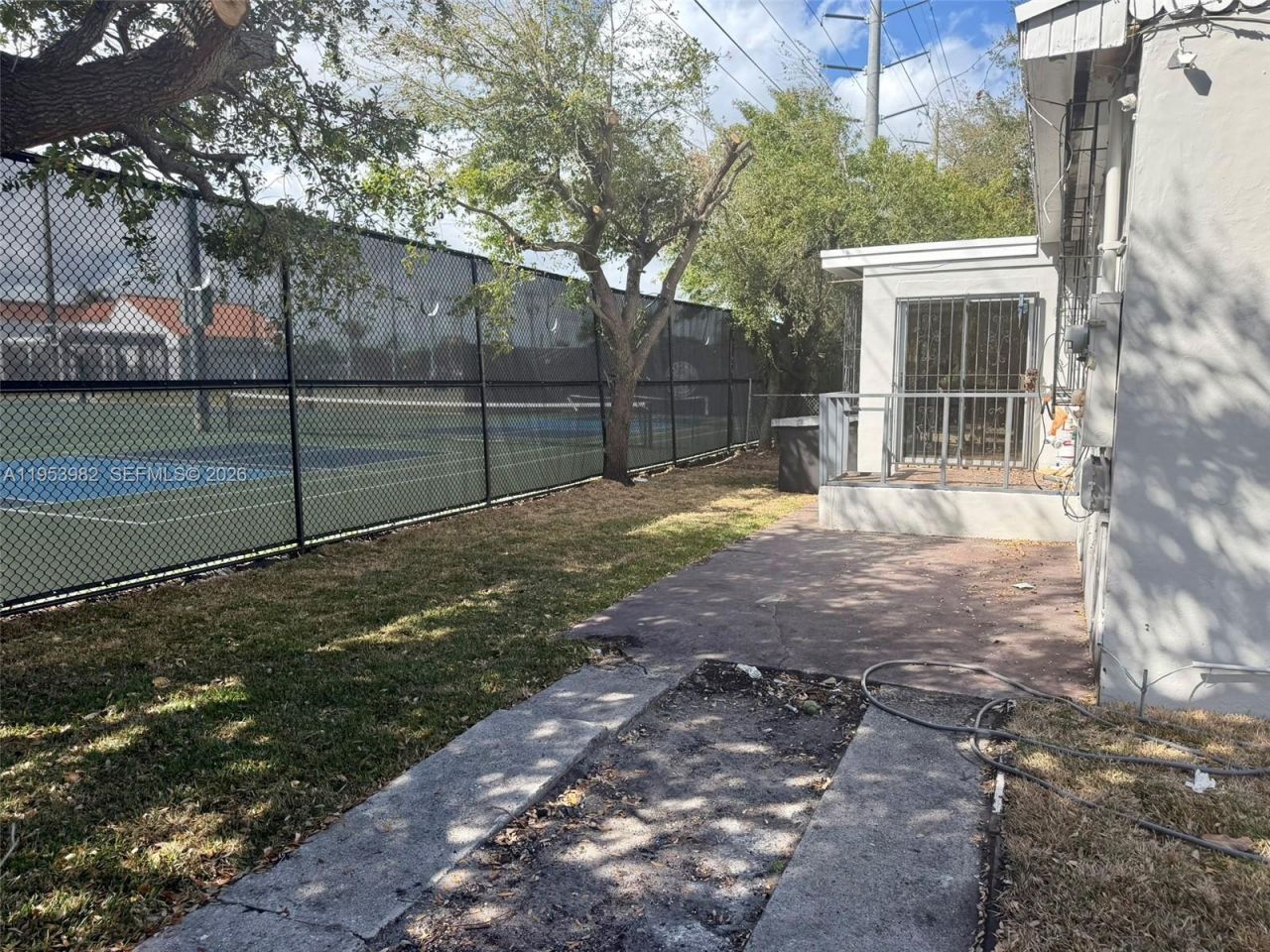 413 NW 63rd St, Miami, FL 33150 Photo