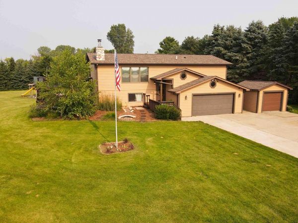N6236 Willow Glen Rd, Concord, WI 53066