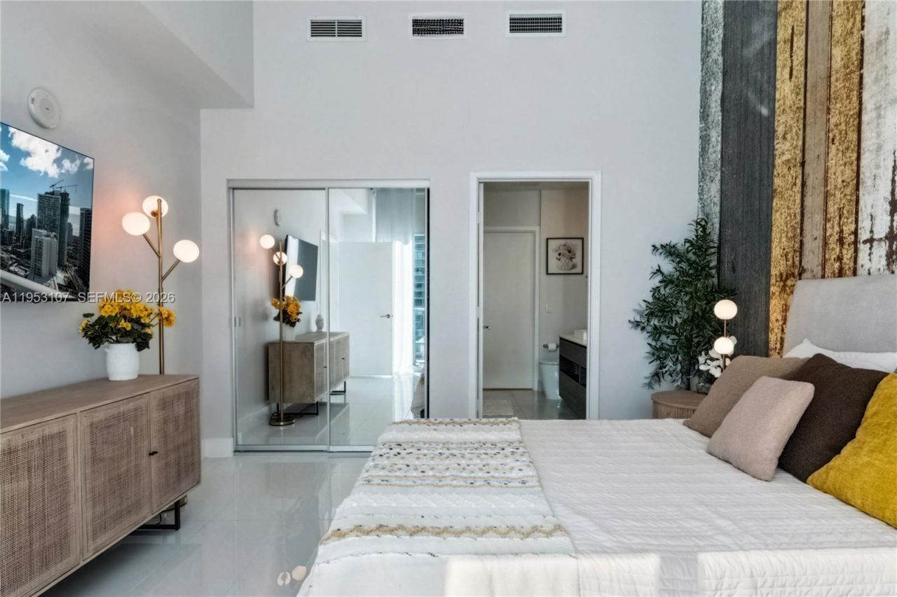 1100 S Miami Ave, Unit 4203, Miami, FL 33130 Photo