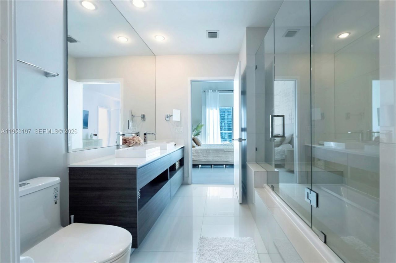 1100 S Miami Ave, Unit 4203, Miami, FL 33130 Photo