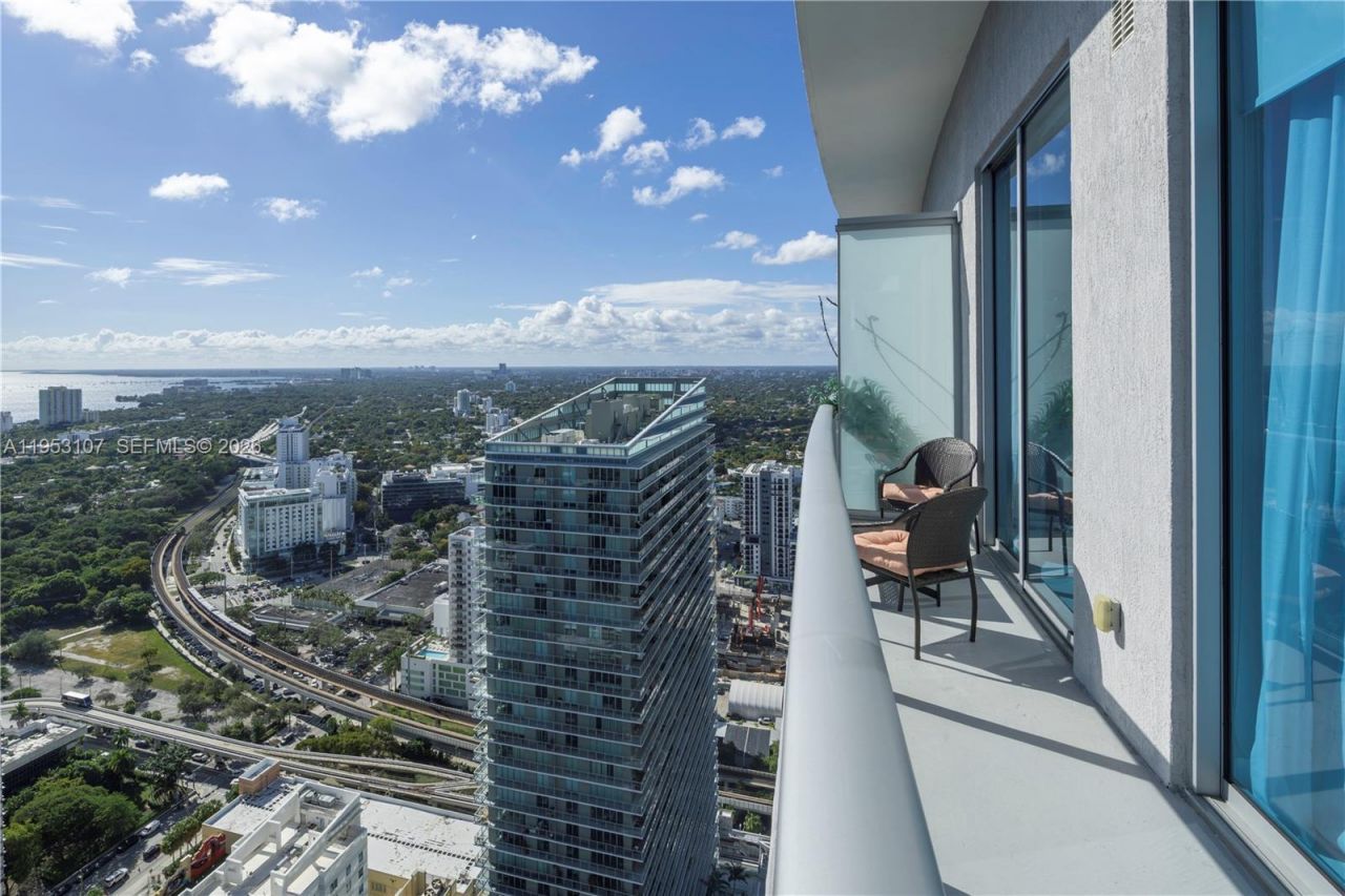 1100 S Miami Ave, Unit 4203, Miami, FL 33130 Photo