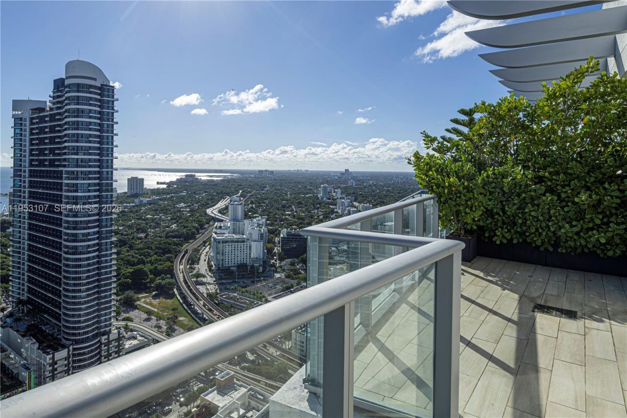 1100 S Miami Ave, Unit 4203, Miami, FL 33130 Photo