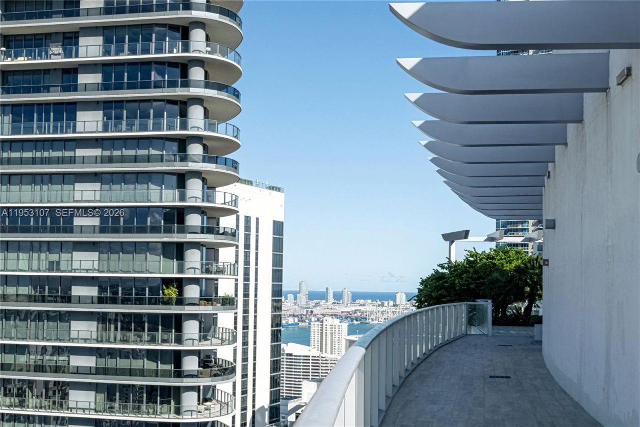 1100 S Miami Ave, Unit 4203, Miami, FL 33130 Photo