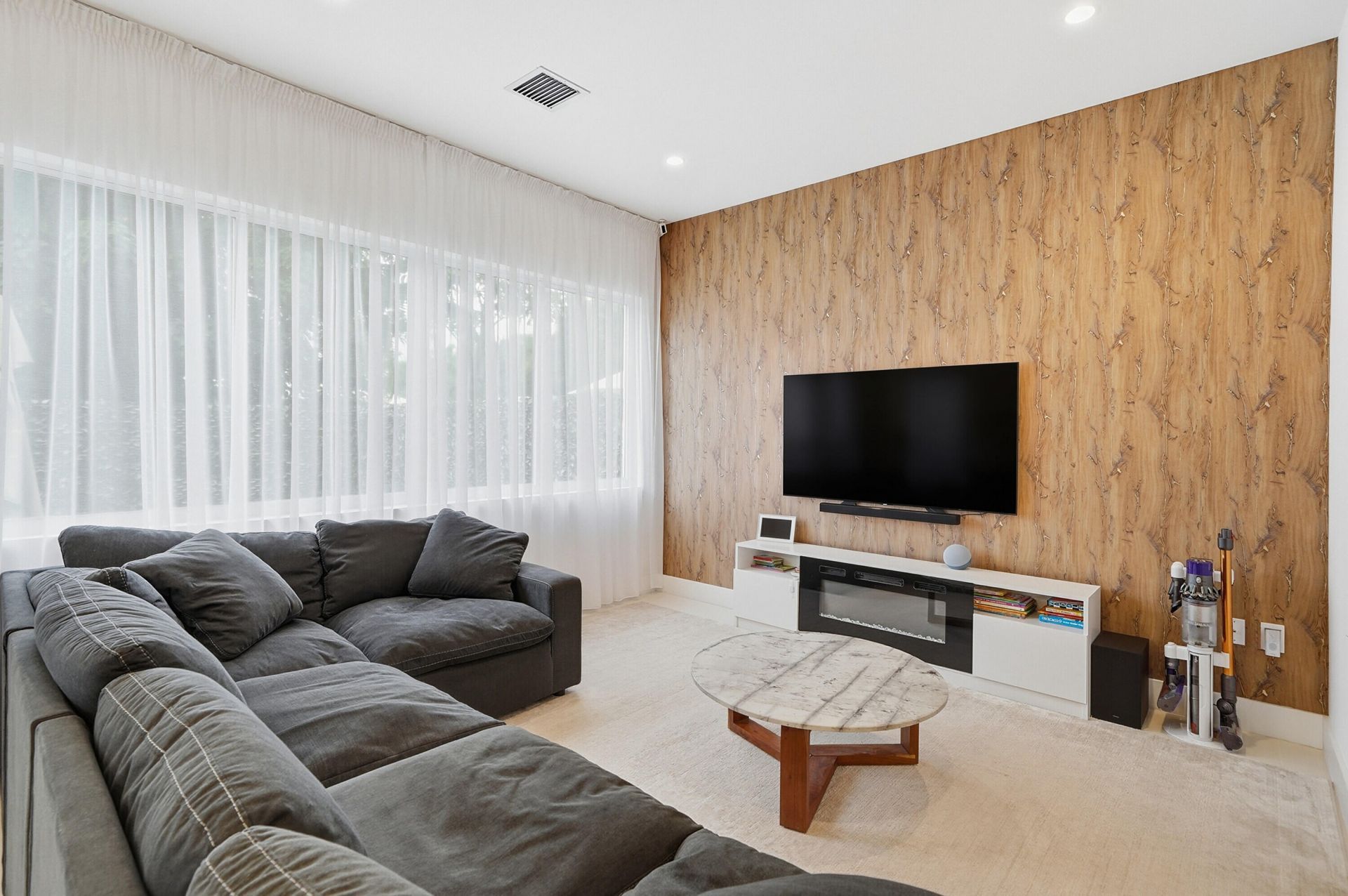 1241 NE 18th Avenue, Fort Lauderdale, FL 33304 Photo