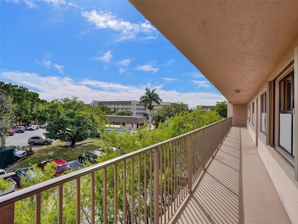 2704 NW 104th Avenue, Unit 308, Sunrise, FL 33322 Photo
