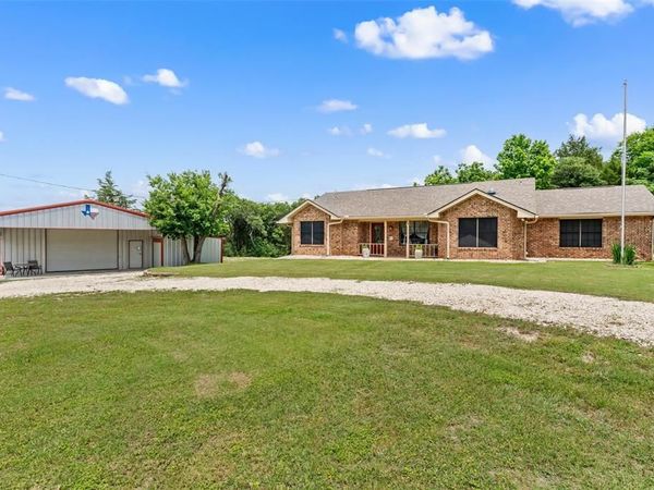 162 Highridge Drive, Bruceville, TX 76630