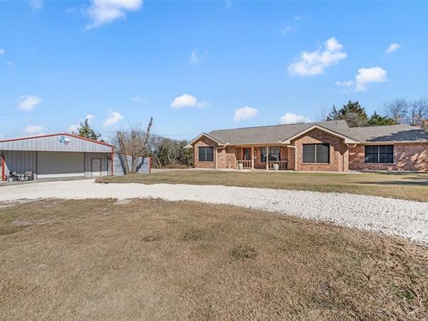 162 Highridge Drive, Bruceville, TX 76630