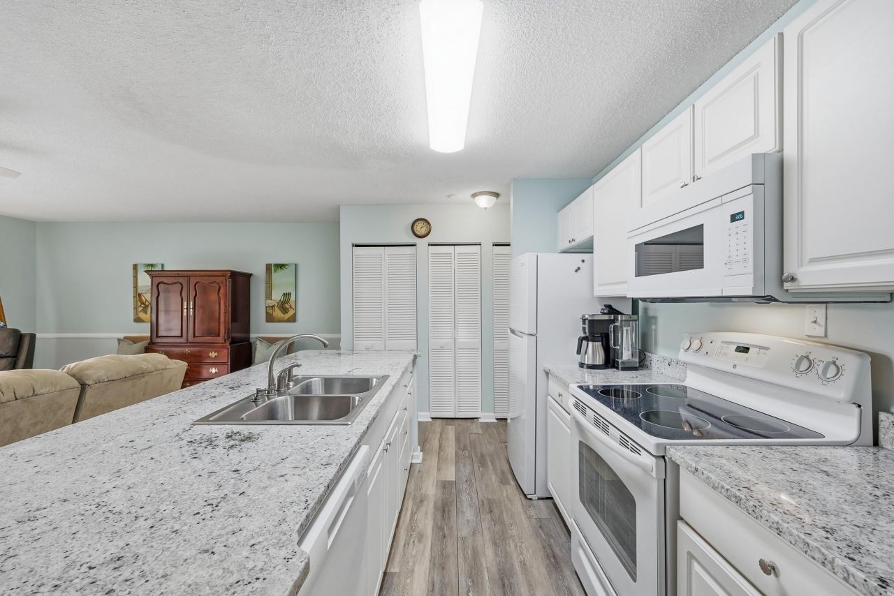 4363 Spa Dr. Photo 3