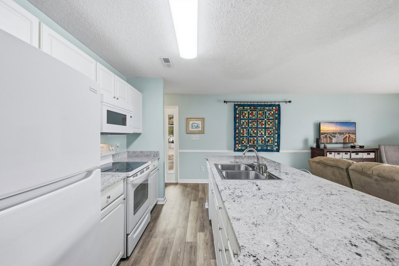 4363 Spa Dr. Photo 6