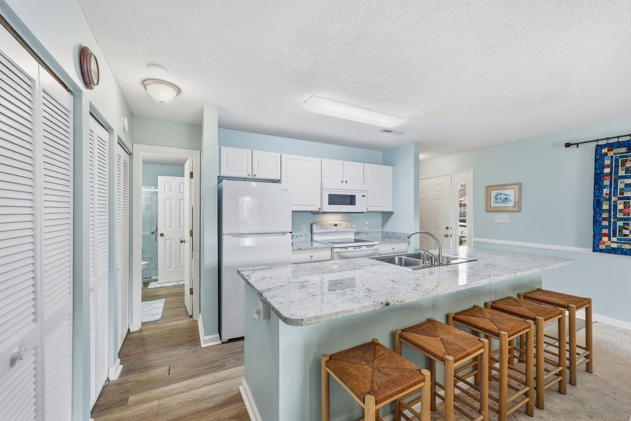 4363 Spa Dr. Photo 7