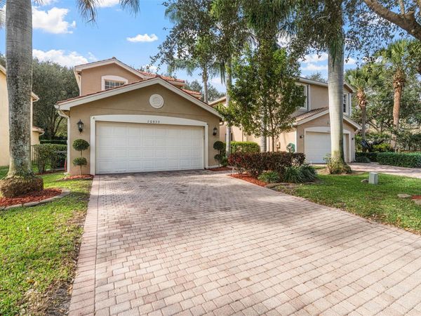 10555 Cocobolo Way, Boynton Beach, FL 33437