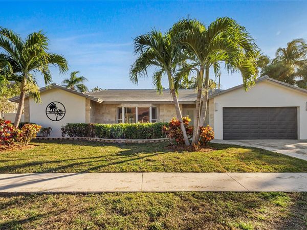 2830 NE 46th Street, Lighthouse Point, FL 33064