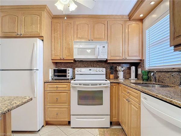 170 Turtle Lake CT, Unit 211, NAPLES, FL 34105