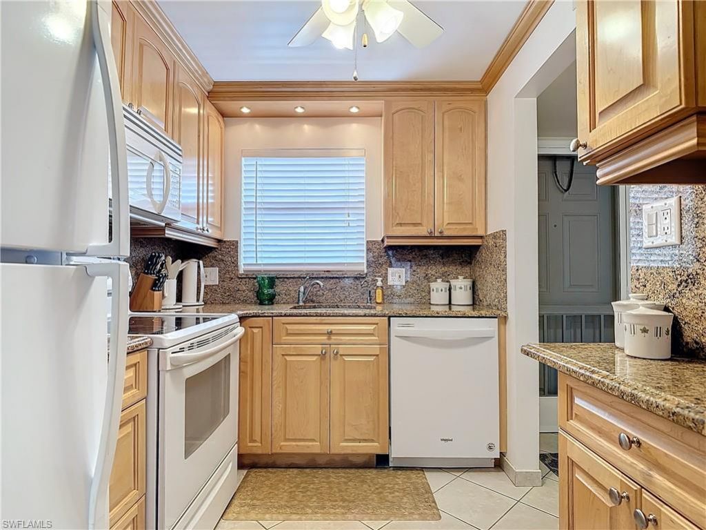 170 Turtle Lake Ct, Unit 211, Naples, FL 34105 Photo