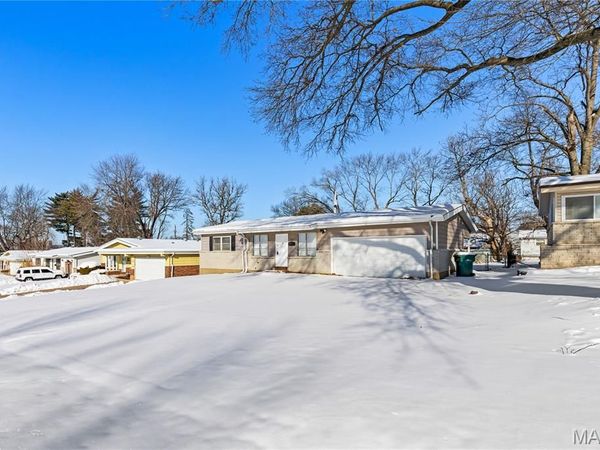 2267 Heritage Drive, St Louis, MO 63136