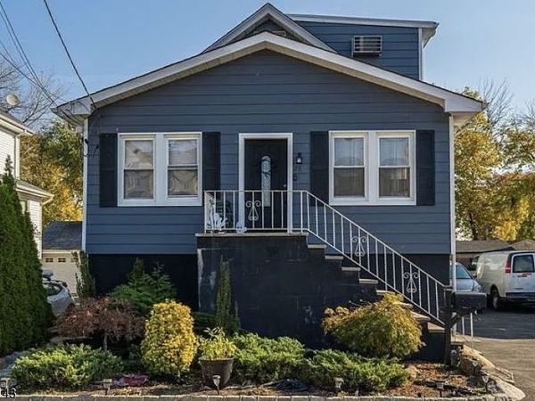 28 Sabina St, Little Ferry, NJ 07643