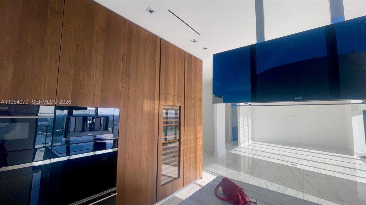 17141 Collins Ave , Unit 3102, Sunny Isles Beach, FL 33160 Photo