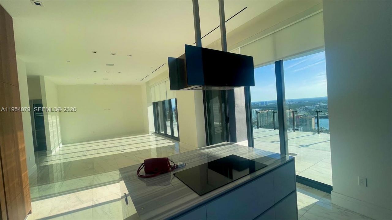 17141 Collins Ave , Unit 3102, Sunny Isles Beach, FL 33160 Photo