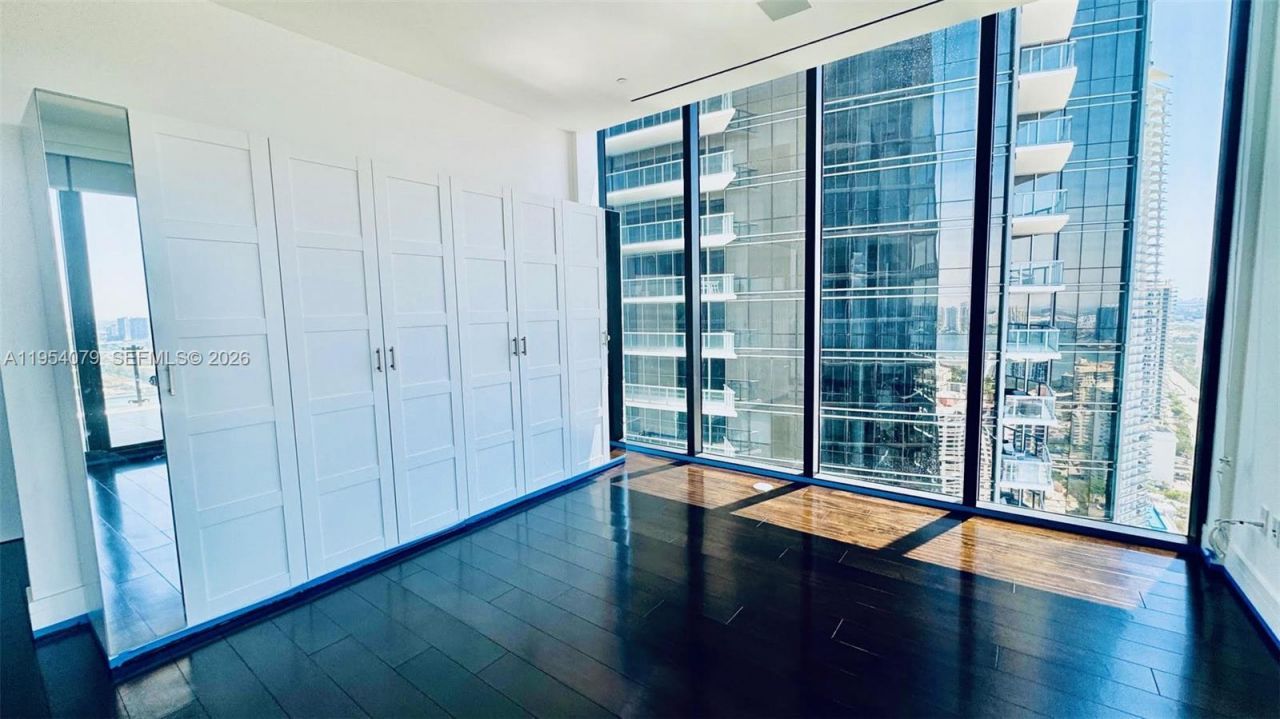 17141 Collins Ave , Unit 3102, Sunny Isles Beach, FL 33160 Photo