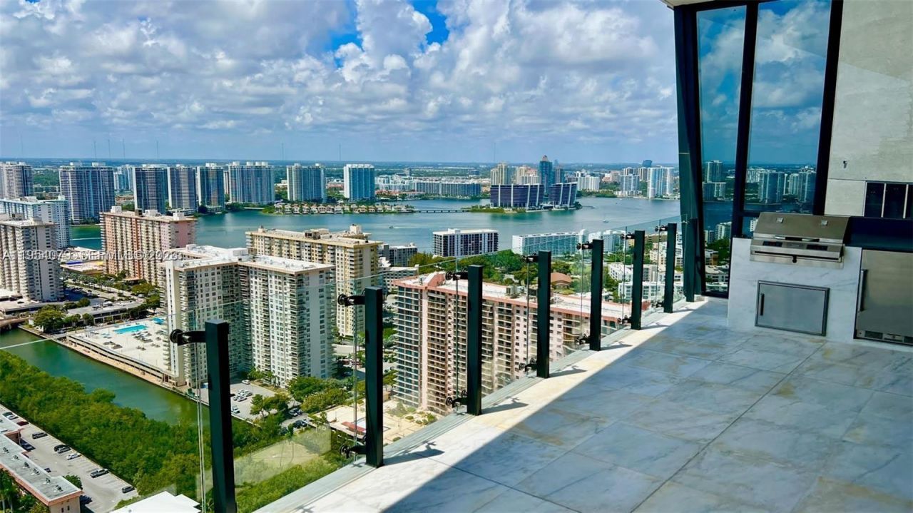 17141 Collins Ave , Unit 3102, Sunny Isles Beach, FL 33160 Photo
