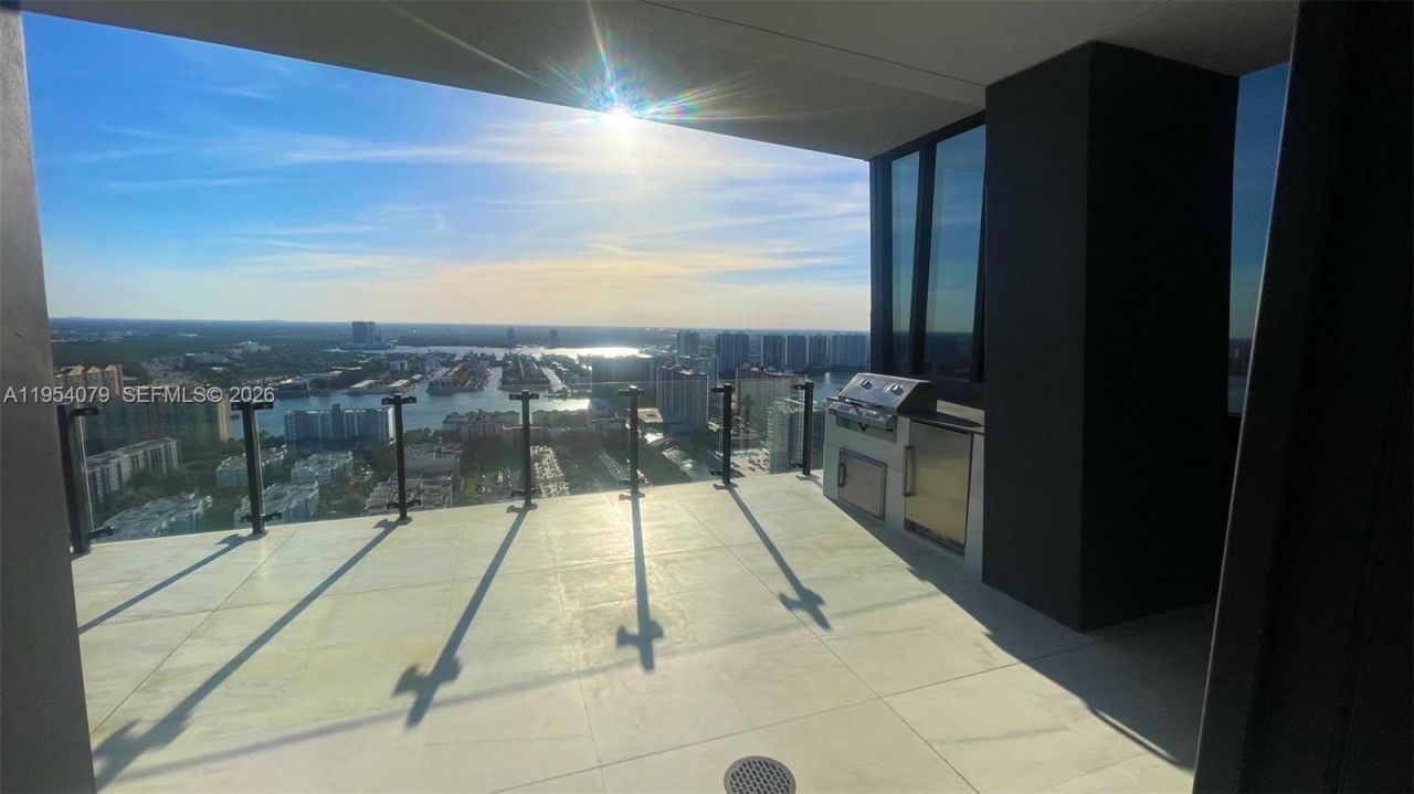 17141 Collins Ave , Unit 3102, Sunny Isles Beach, FL 33160 Photo