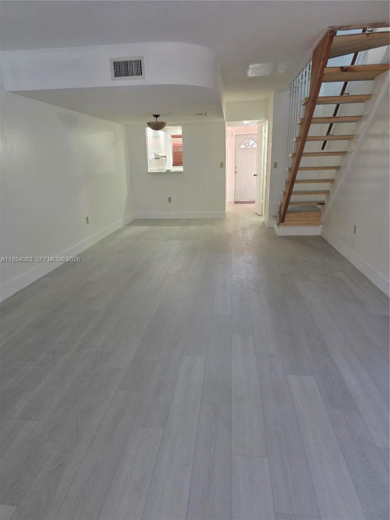 1095 W 40th St, Unit 26, Hialeah, FL 33012 Photo