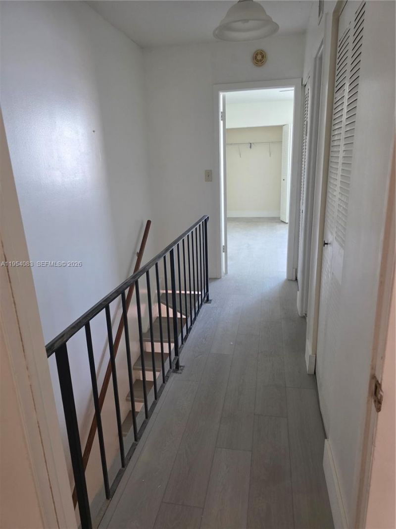 1095 W 40th St, Unit 26, Hialeah, FL 33012 Photo