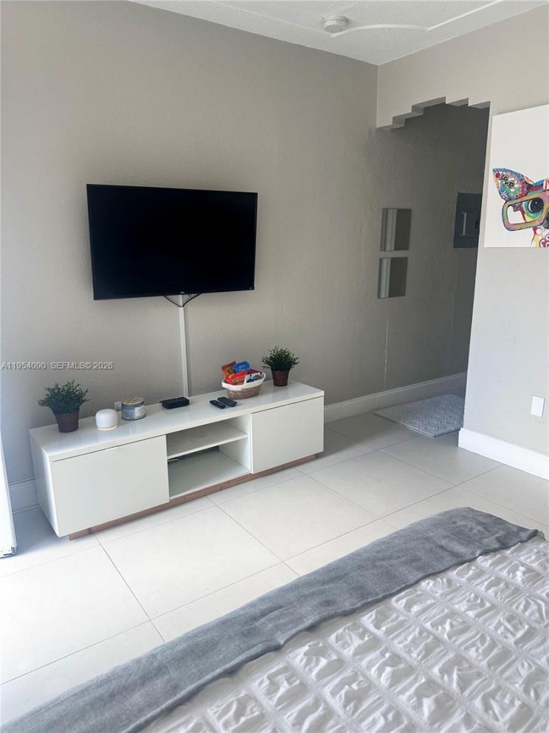 1265 SW 6th St, Unit 14, Miami, FL 33135 Photo