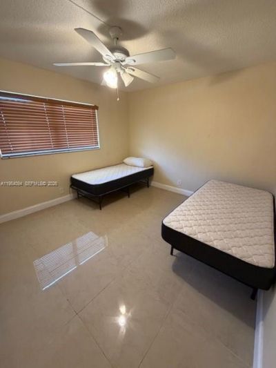 319 NE 14th Ave, Unit 607, Hallandale Beach, FL 33009 Photo