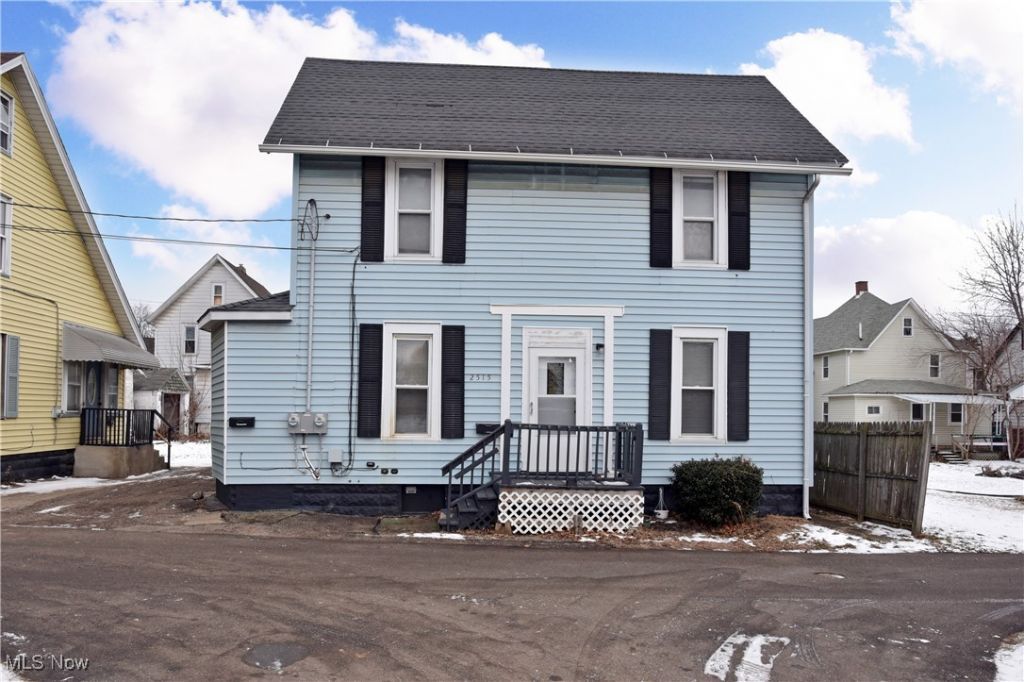 2515 Grigsby Place Sw, Canton, OH 44710 Main Photo