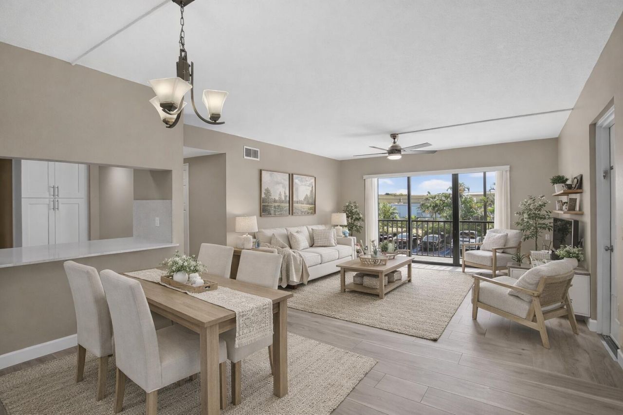 719 Sunny Pine Way, Unit D2, Greenacres, FL 33415 Photo